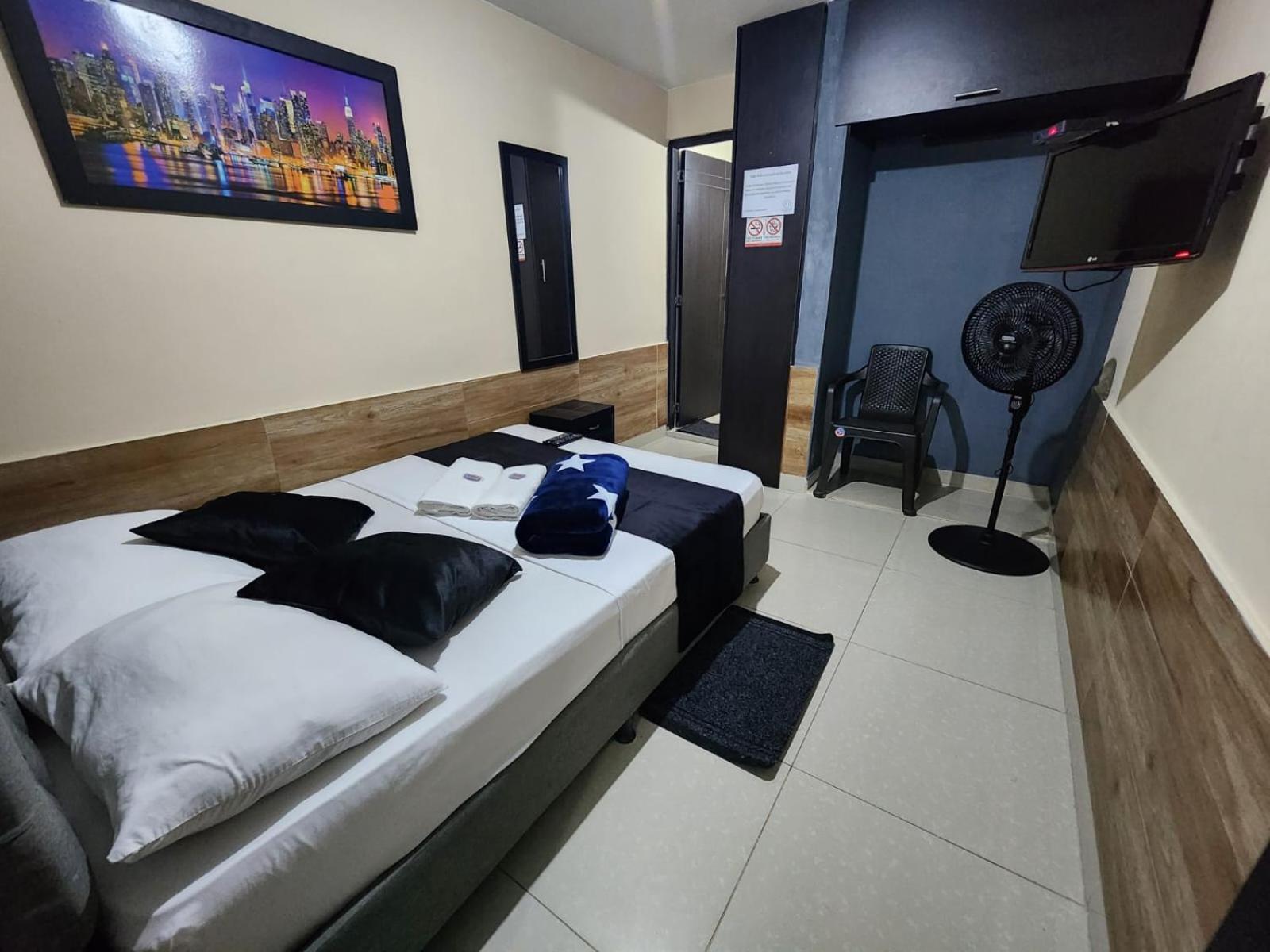 Hotel Medellin Calasanz Dış mekan fotoğraf