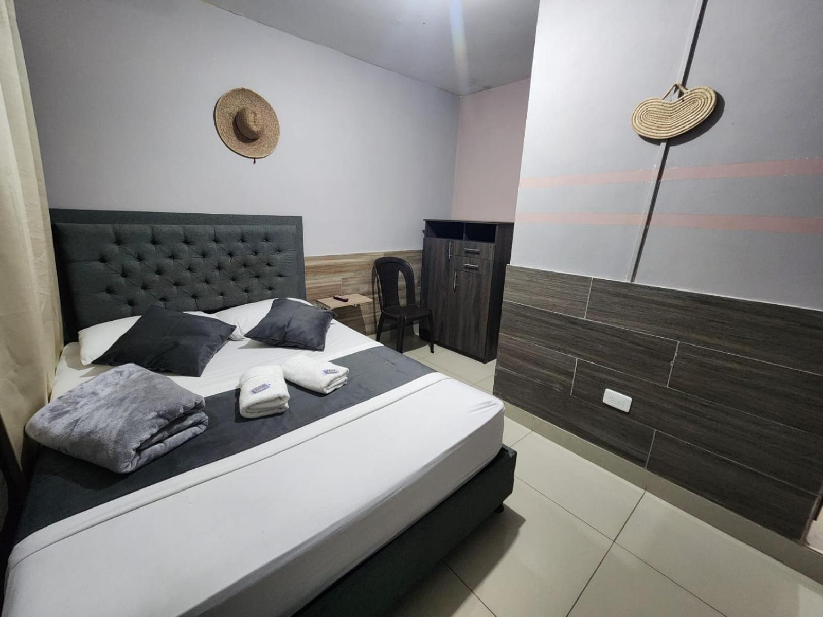 Hotel Medellin Calasanz Dış mekan fotoğraf